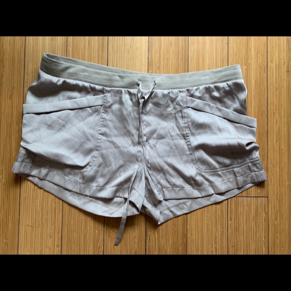BCBG silky champagne short